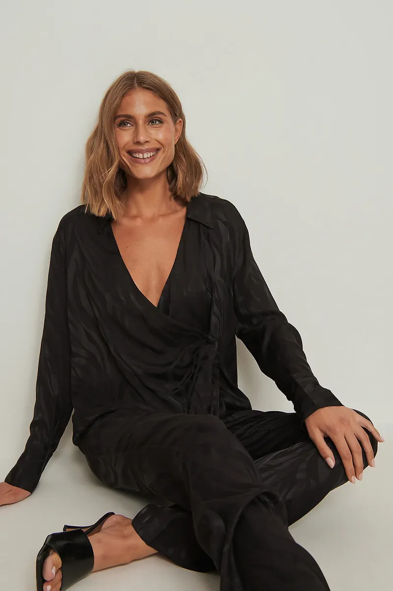 NA-KD Trend Assymetrisk zebraskjorta - Black