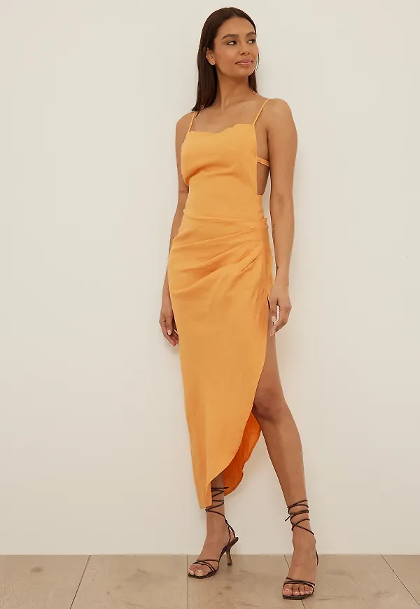 NA-KD Trend Draperad klänning - Orange