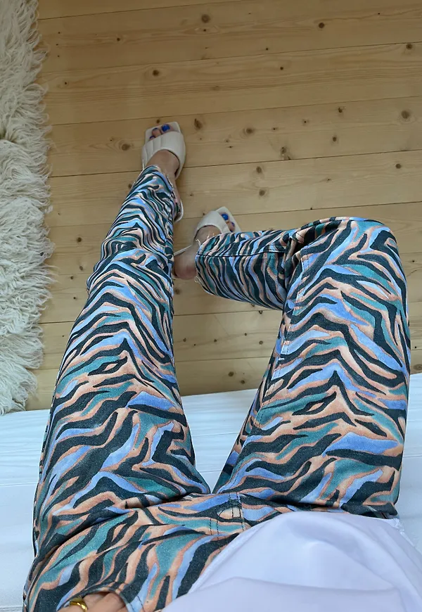 NA-KD Trend Ekologiska raka denim med hög midja - Multicolor