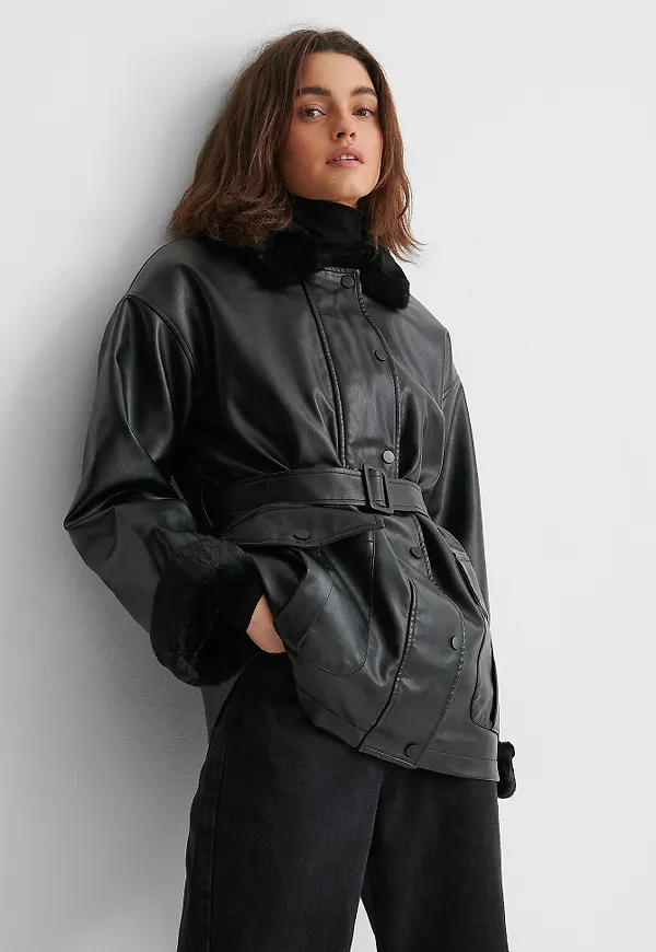 NA-KD Trend Jacka I Fuskpäls - Black