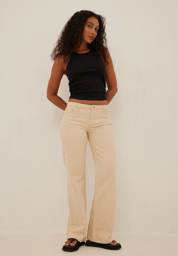 NA-KD Trend Jeans med låg midja - Beige