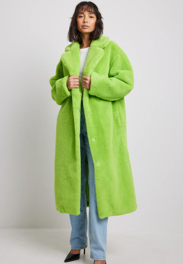 NA-KD Trend Maxikappa med fuskpäls - Green