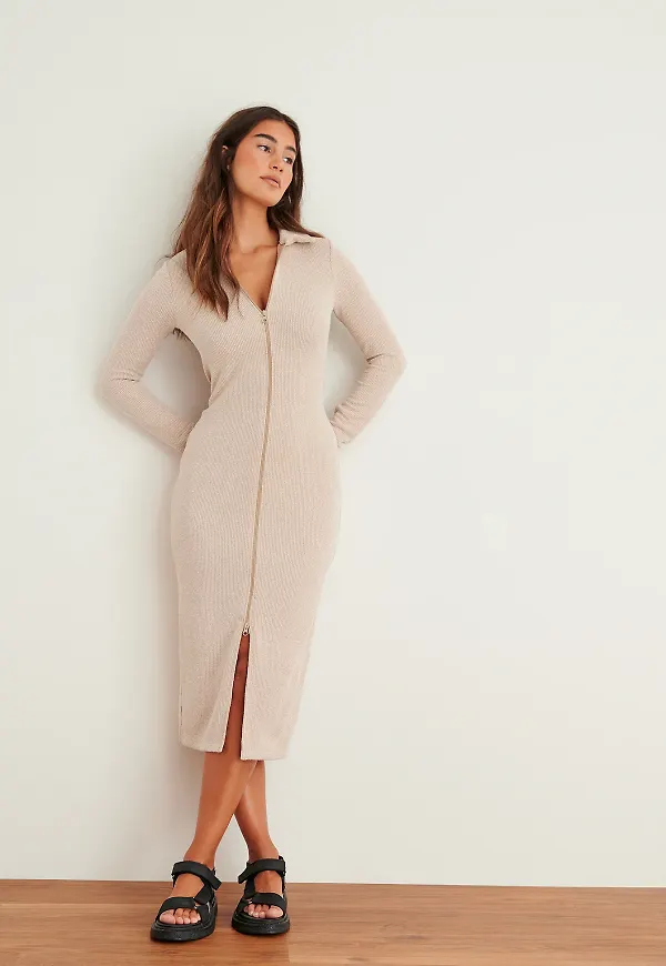 NA-KD Trend Maxiklänning med dragkedjedetalj - Beige