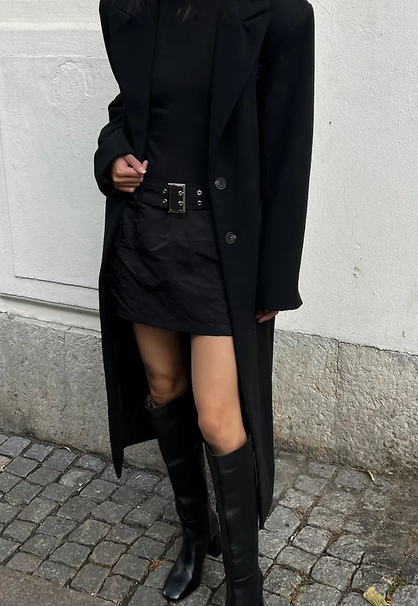 NA-KD Trend Minikjol med bälte - Black