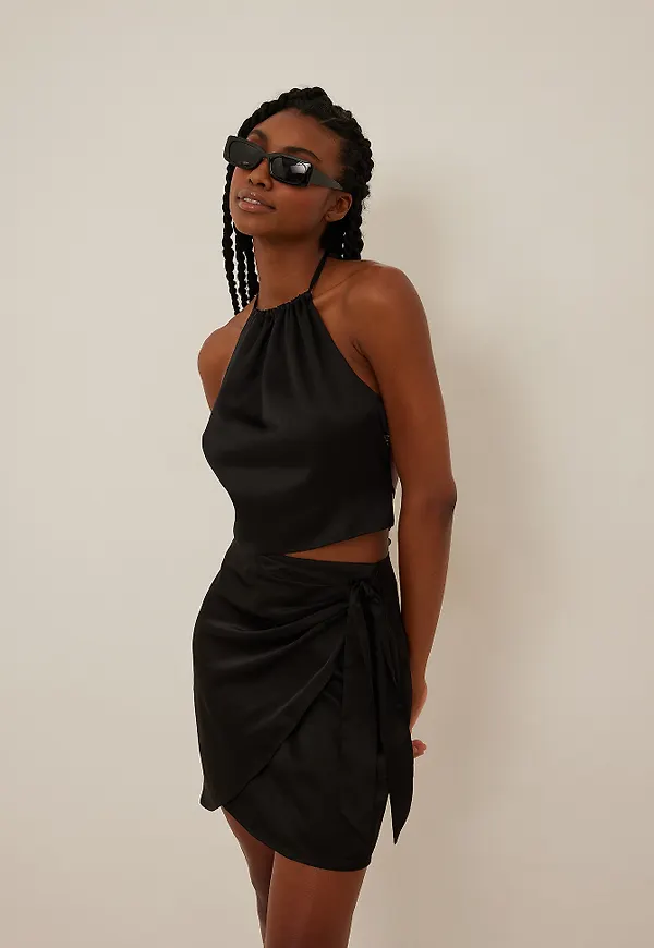 NA-KD Trend Minikjol med omlott - Black