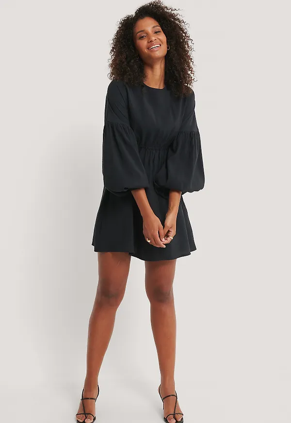 NA-KD Trend Miniklänning I Ballongmodell - Black