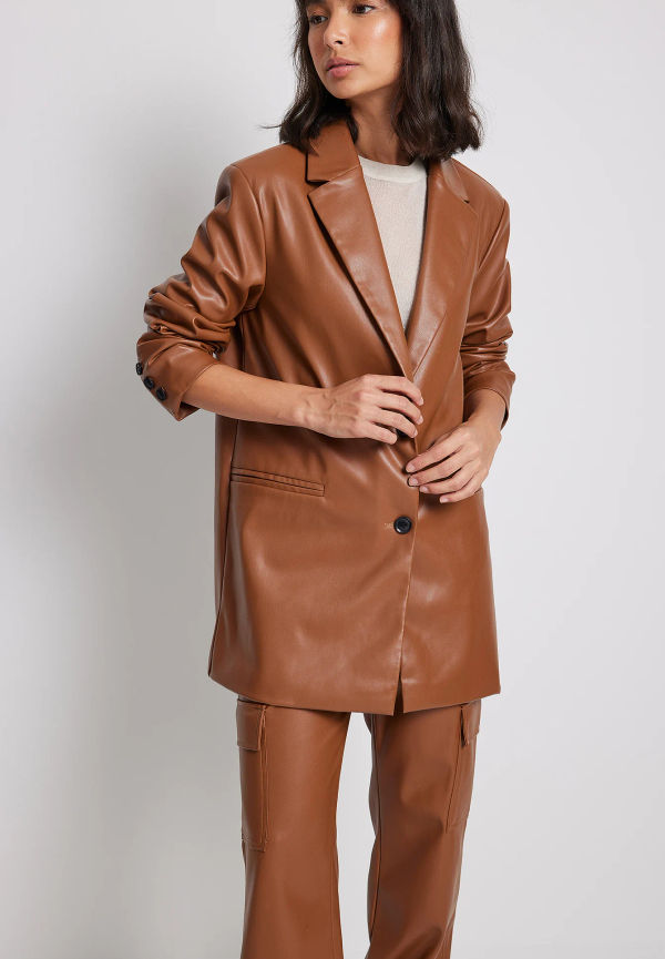 NA-KD Trend Oversized-fit blazer i PU - Brown