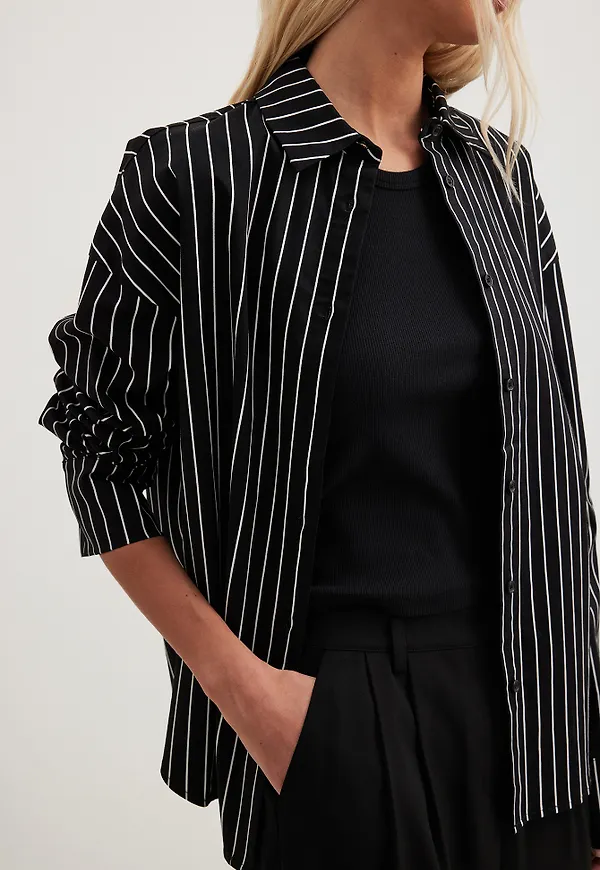 NA-KD Trend Oversized randig skjorta i bomull - Black,Stripe