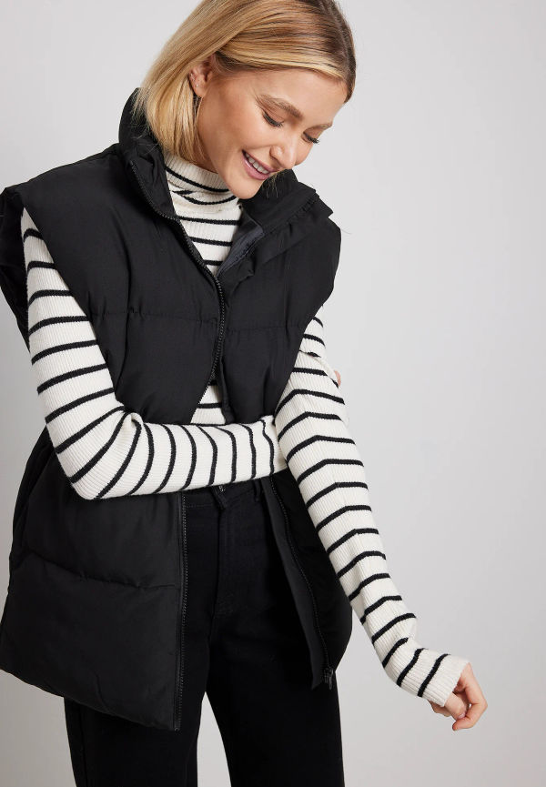 NA-KD Trend Oversized vadderad väst - Black