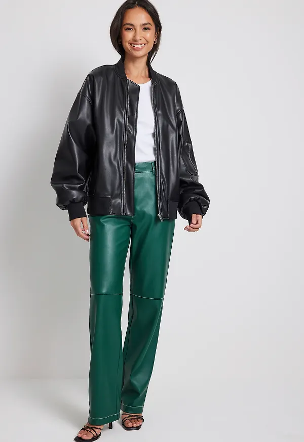 NA-KD Trend PU-byxor - Green
