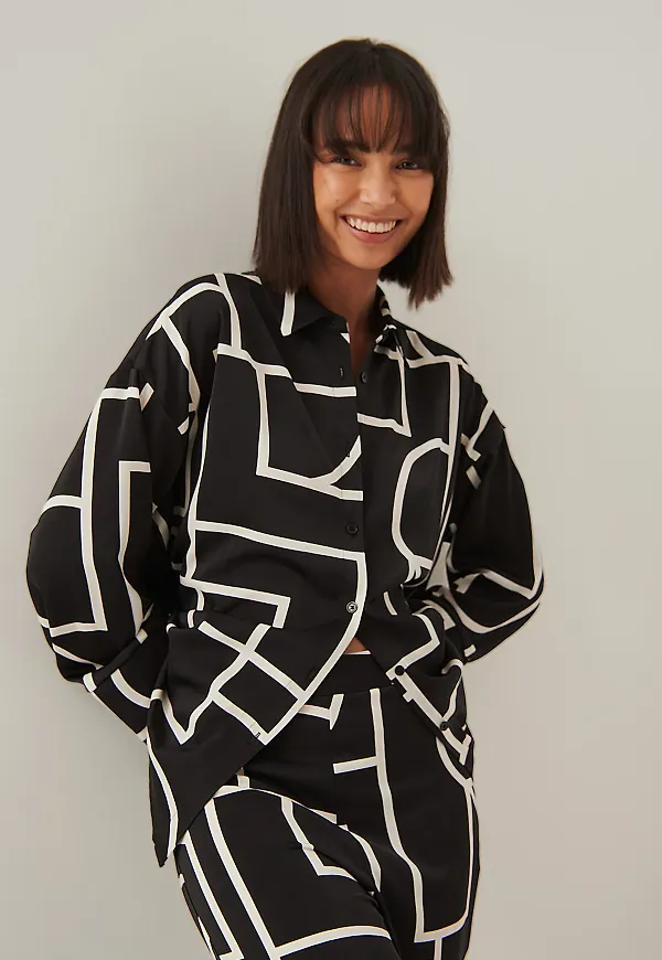 NA-KD Trend Satinskjorta med tryck - Black