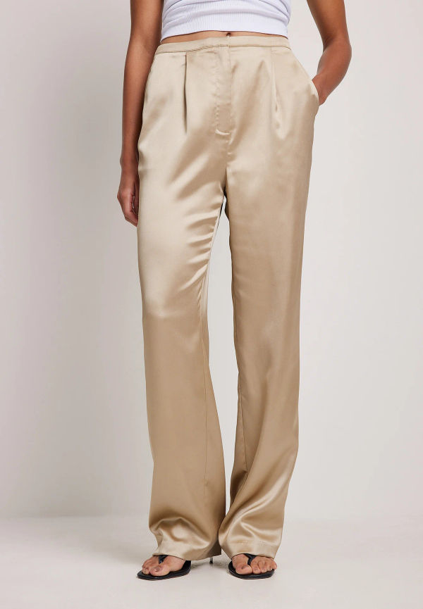 NA-KD Trend Smala kostymbyxor med midjeband - Beige