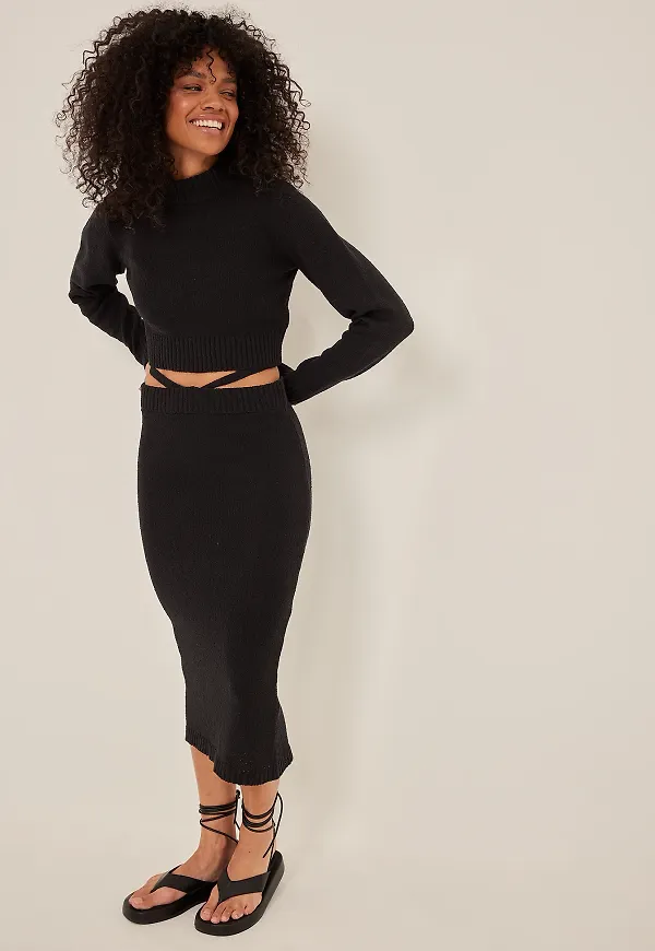 NA-KD Trend Stickad midikjol med banddetalj - Black
