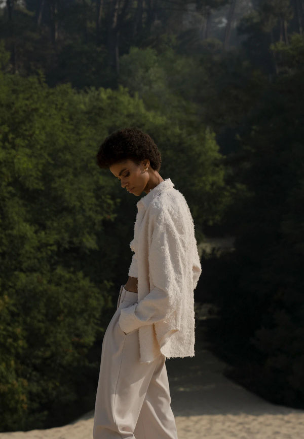 NA-KD Trend Strukturerad långärmad oversize skjorta - Offwhite