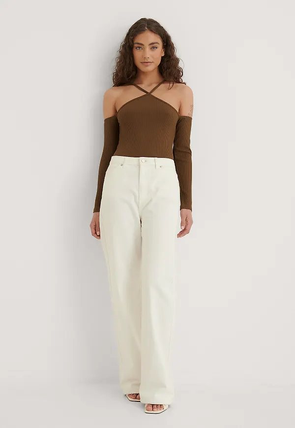 NA-KD Trend Topp med halsdetalj - Brown
