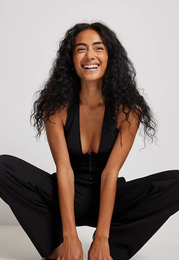 NA-KD Trend Åtsittande topp med halterneck - Black
