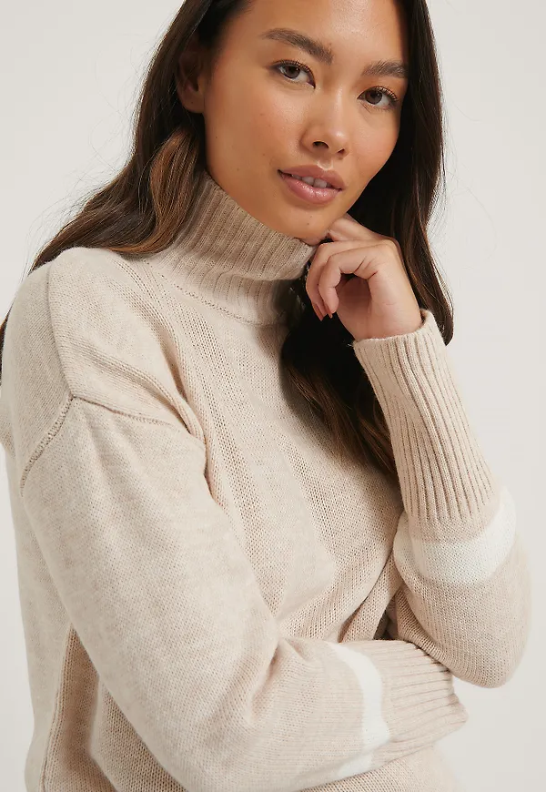 NA-KD Tröja Med Hög Hals - Beige