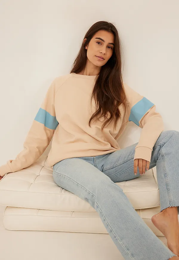NA-KD Tröja med randdetalj - Beige