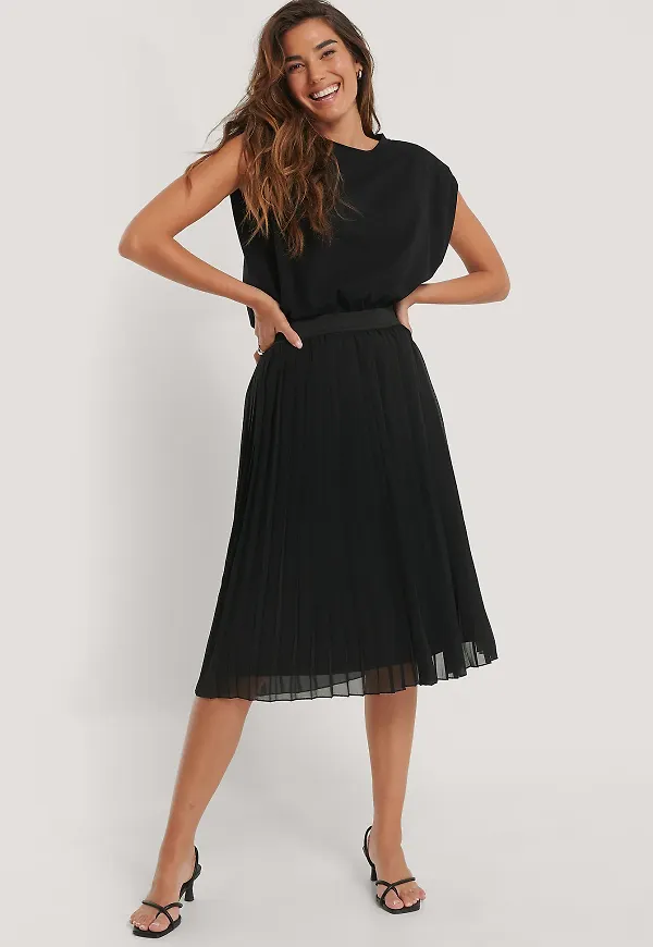 NA-KD Veckad Midikjol - Black