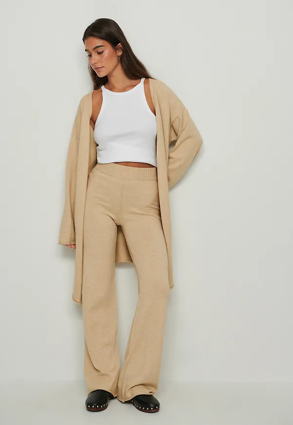 NA-KD Vida stickade byxor - Beige