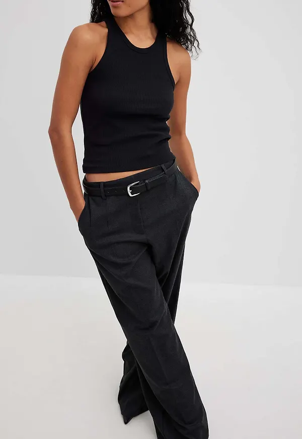NA-KD Basic Ribbat linne - Black
