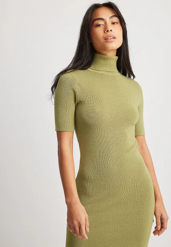 NA-KD Finstickad miniklänning med turtleneck - Green