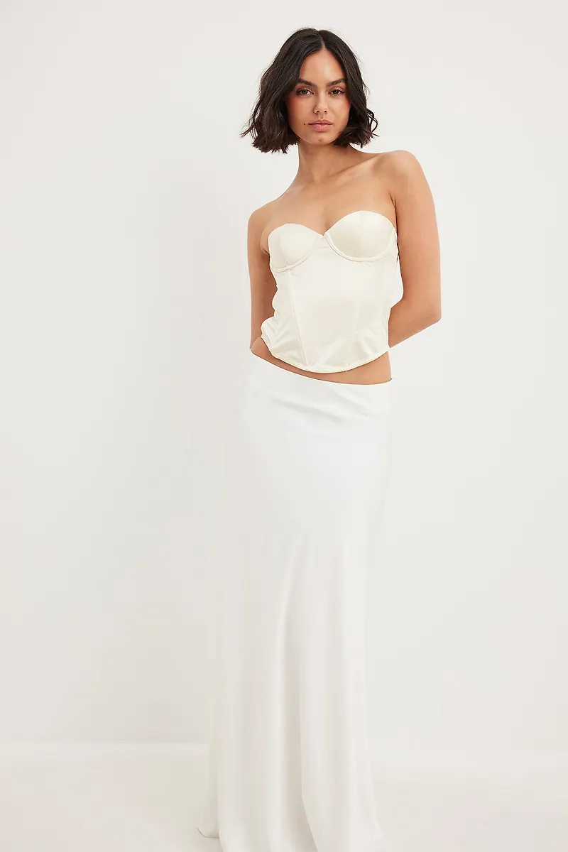 NA-KD Lingerie Skräddarsydd korsett i satin - Offwhite