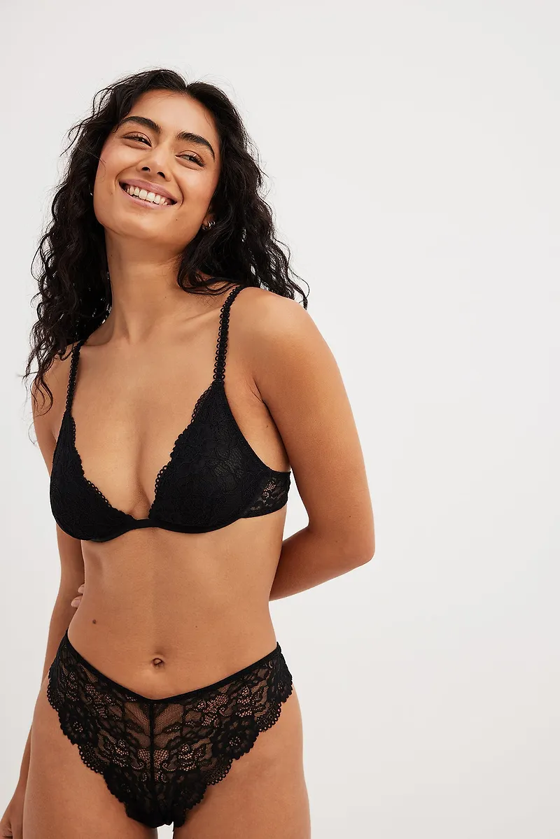 NA-KD Lingerie Trosor med spets och mellanhög midja - Black