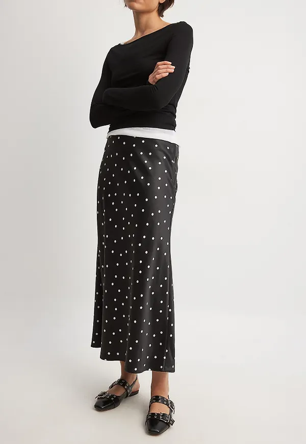 NA-KD Midikjol i satin - Dotted