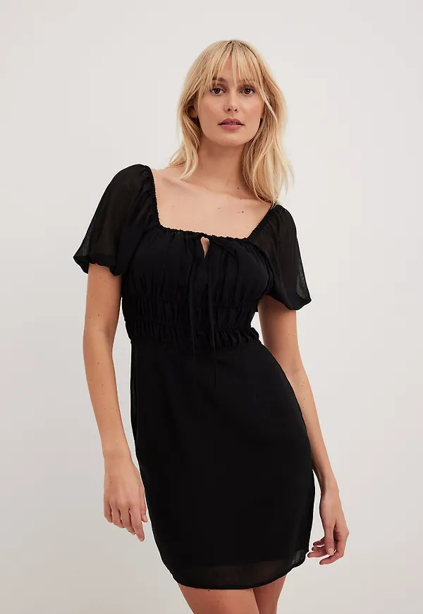 NA-KD Skrynklig miniklänning i chiffon - Black