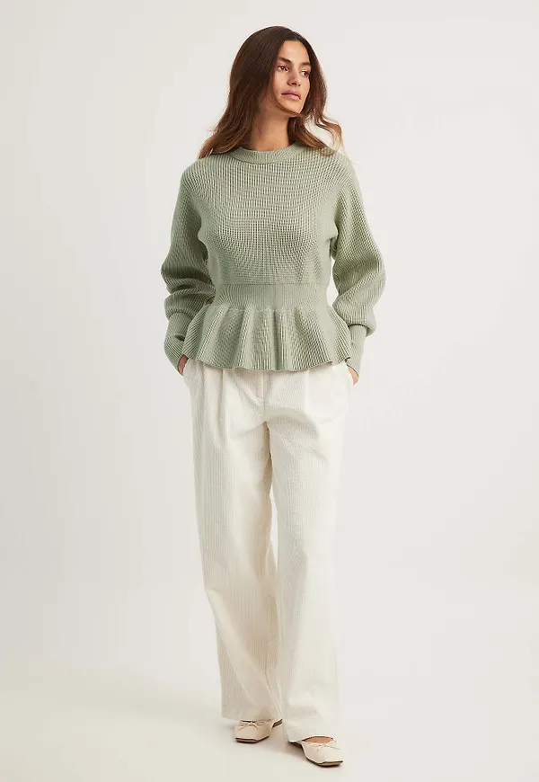 NA-KD Stickad peplum-tröja - Green