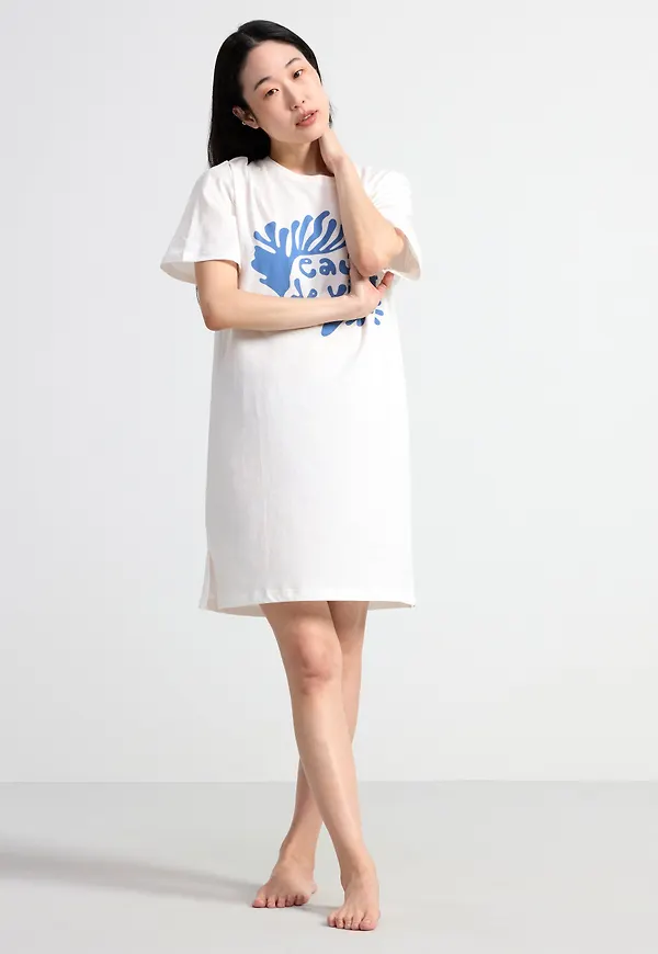 Nattlinne i t-shirt-modell