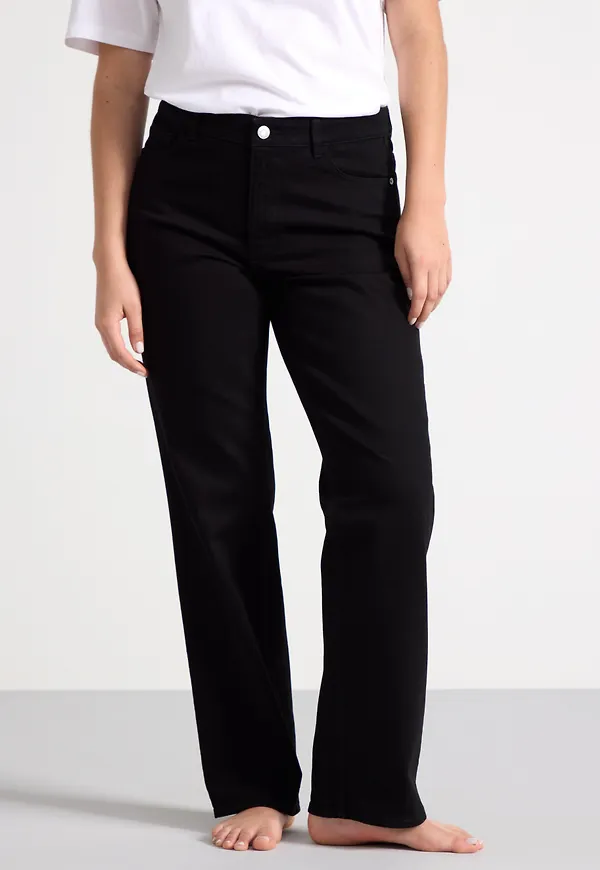 STRAIGHT Nea jeans med lätt stretch