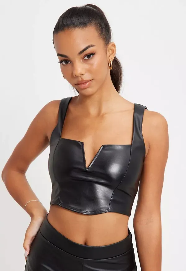 Nelly - Crop tops - Svart - Leather Look Wire Top - Toppar & T-shirts