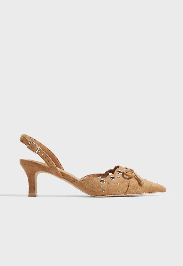 Nelly - Beige - Low Pointy Suede Heel