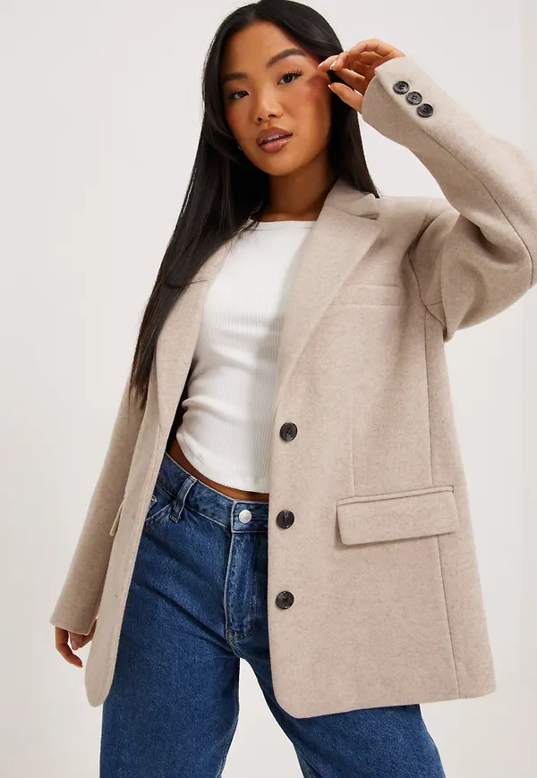 Nelly - Beige - Oversized Warm Blazer