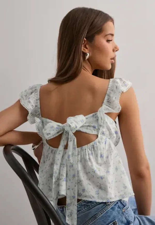 Nelly - Blå - Lace Detail Frill Top
