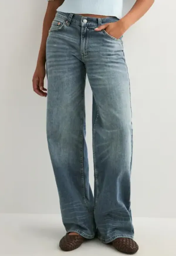 Nelly - Blå - Low Waist Loose Jeans