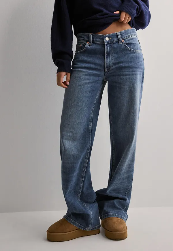 Nelly - Blå - Low Waist Loose Jeans