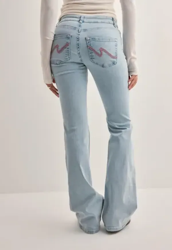 Nelly - Blå - Low Waist Perfect Bootcut Jeans