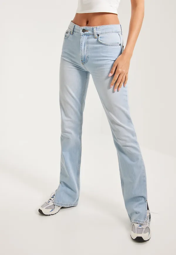 Nelly - Blå - Mid Waist Slit Denim