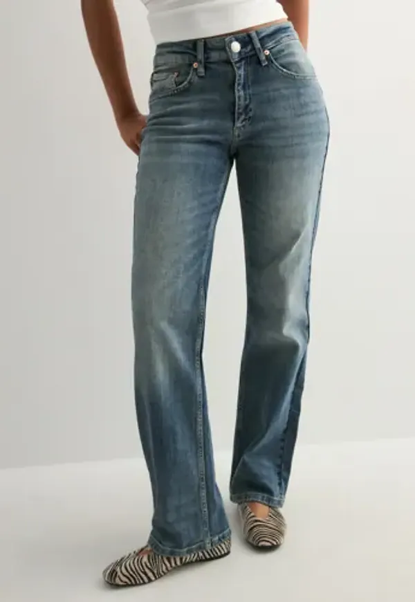 Nelly - Blå - Perfect Straight Jeans