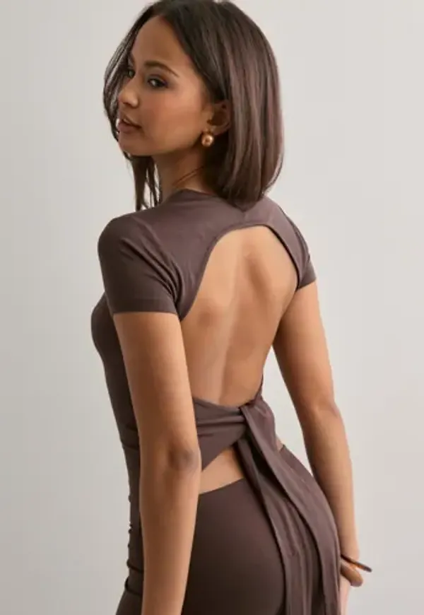 Nelly - Brun - Perfect Tie Back Tee