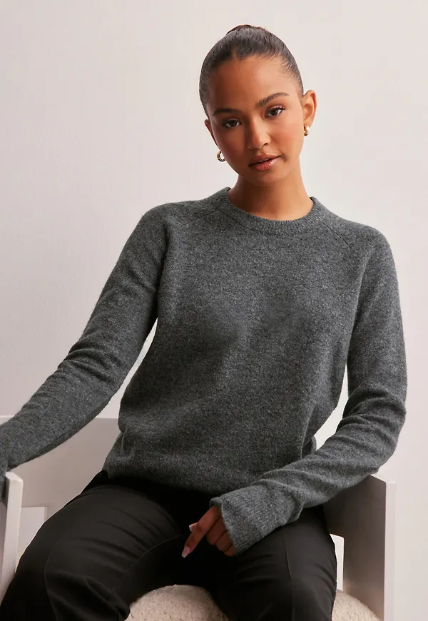Nelly - Grå - Regular Round Neck Knit Sweater