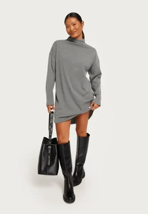 Nelly - Grå - Turtle Neck Loose Dress