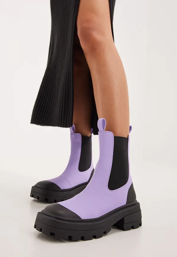 Nelly - Lila - On trend Chelsea Boot