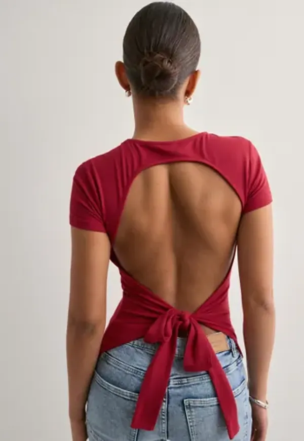 Nelly - Röd - Perfect Tie Back Tee