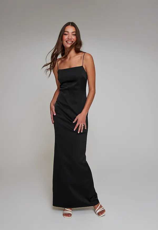 Nelly - Svart - Clean Satin Dress
