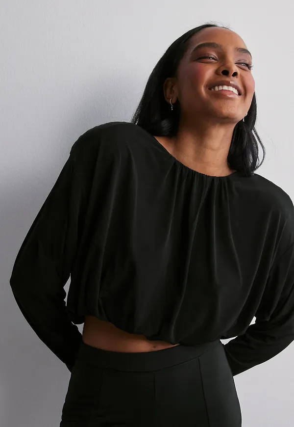 Nelly - Svart - Drapy Shoulder Top