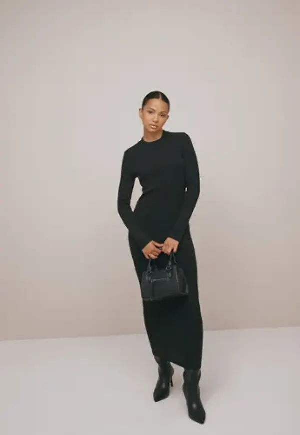 Nelly - Svart - Everyday Midi Dress